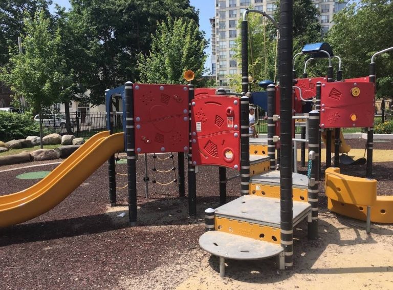 Allan gardens park Toronto 6 768x566