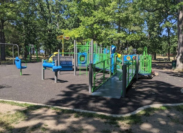 Canatara Park sarnia 1 768x558