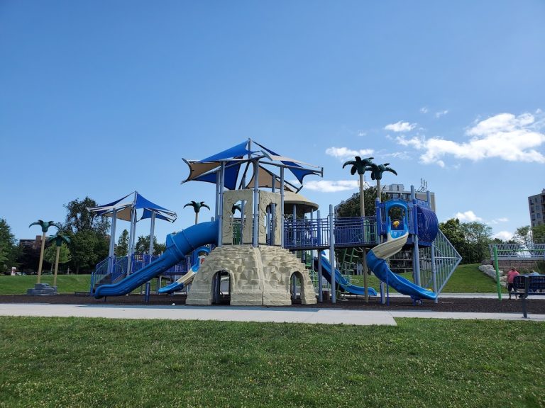 alexander park windsor 3 768x576