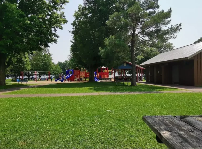 hardy park brockville 2 64f6830beb64a 768x567