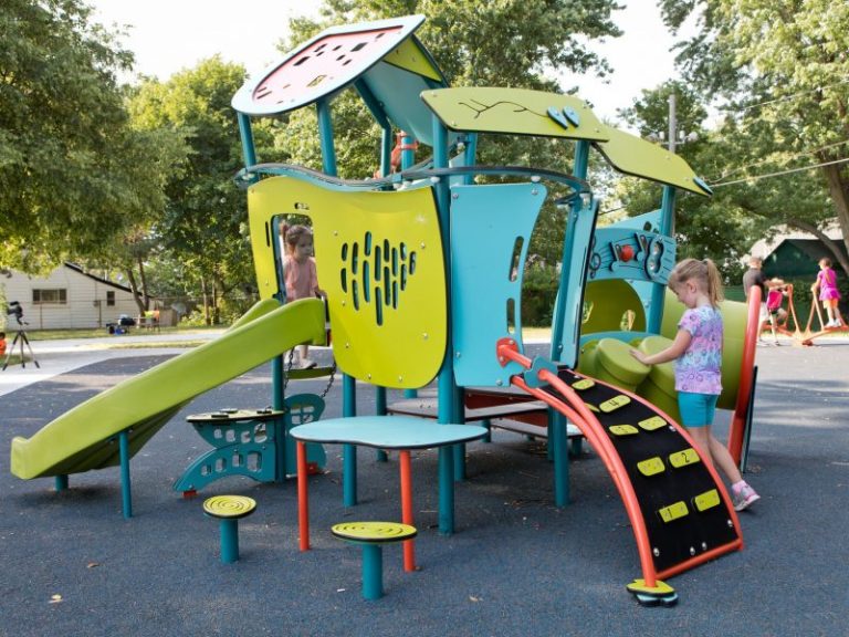 oak elm park windsor 4 768x576