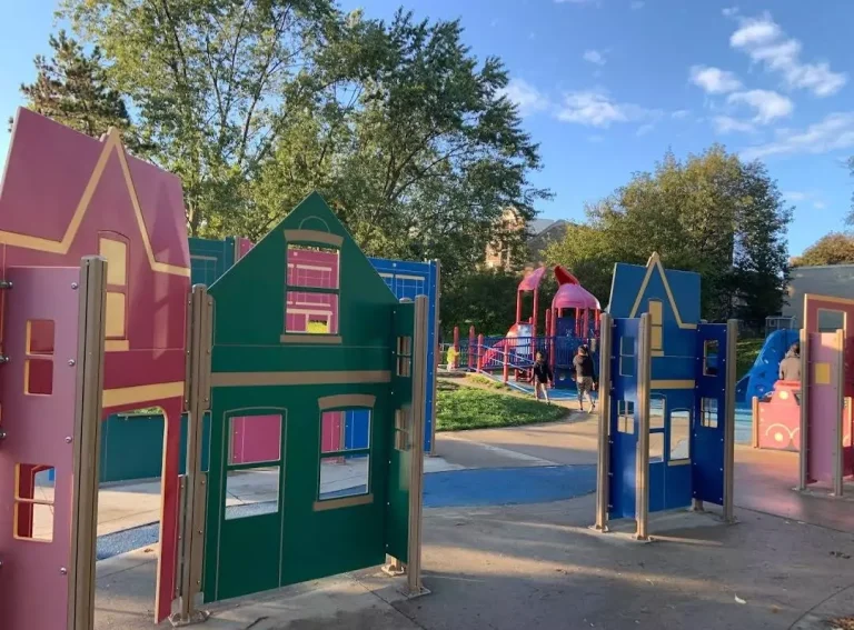 port credit memorial park mississauga 4 650093f9b44bb 768x567