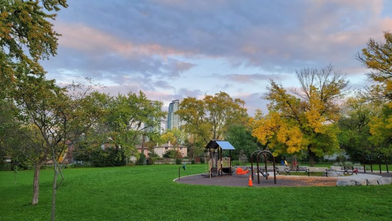 abbotsford park toronto 3 768x433